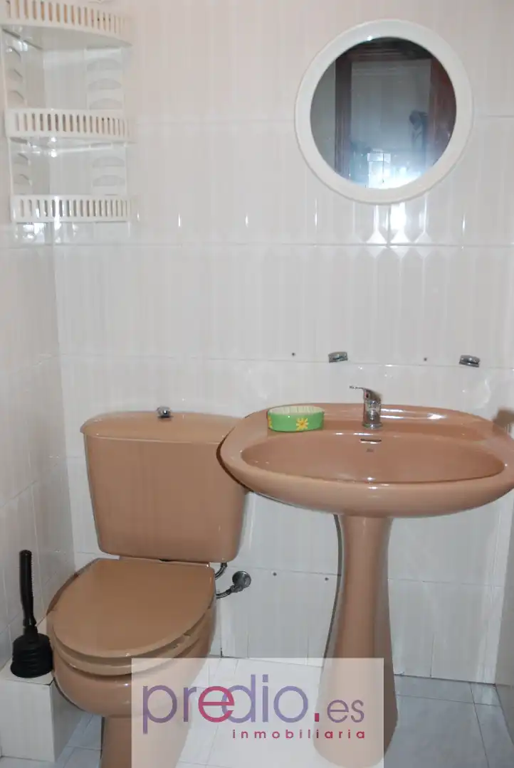 Bany de Apartament en venda en Lugo amb Calefacció, Parquet i Traster