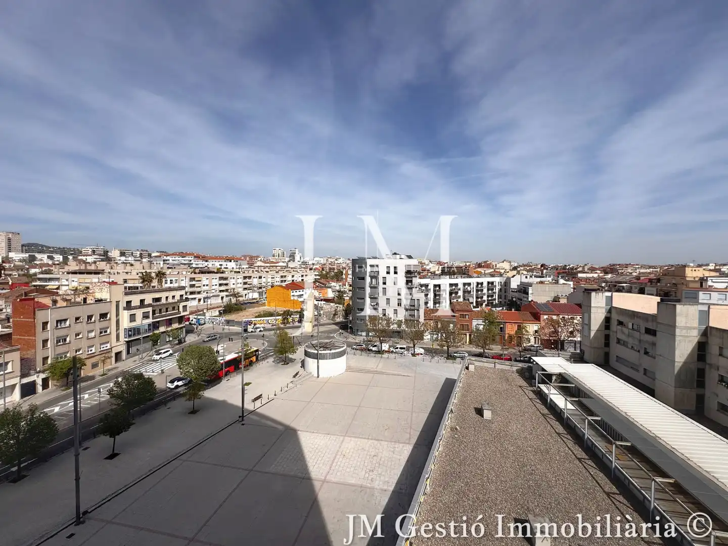 Außenansicht von Wohnung zum Verkauf in Terrassa mit Klimaanlage, Heizung und Parkett