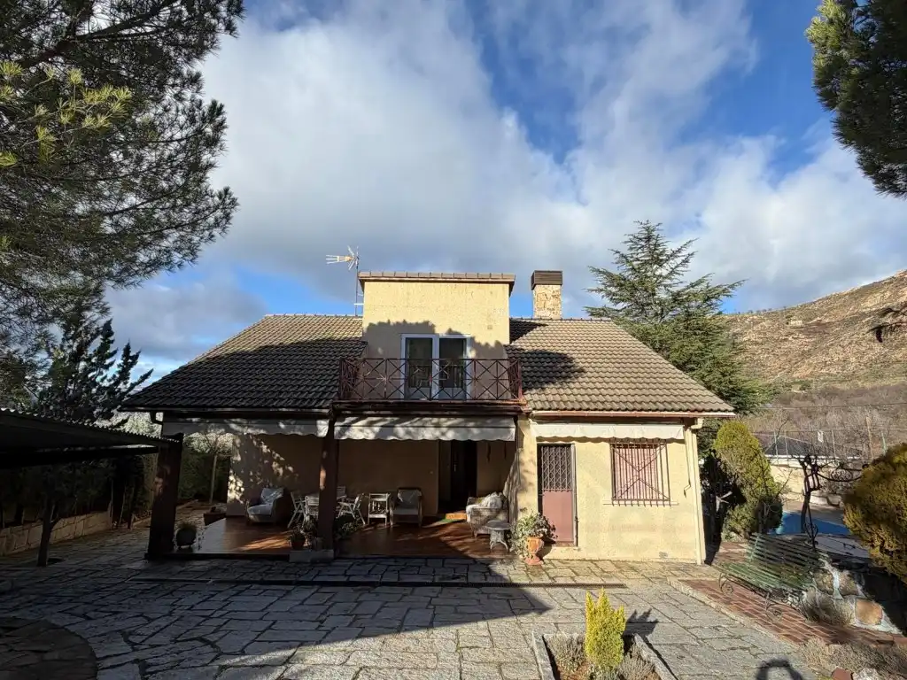 Houses for sale in Collado Mediano