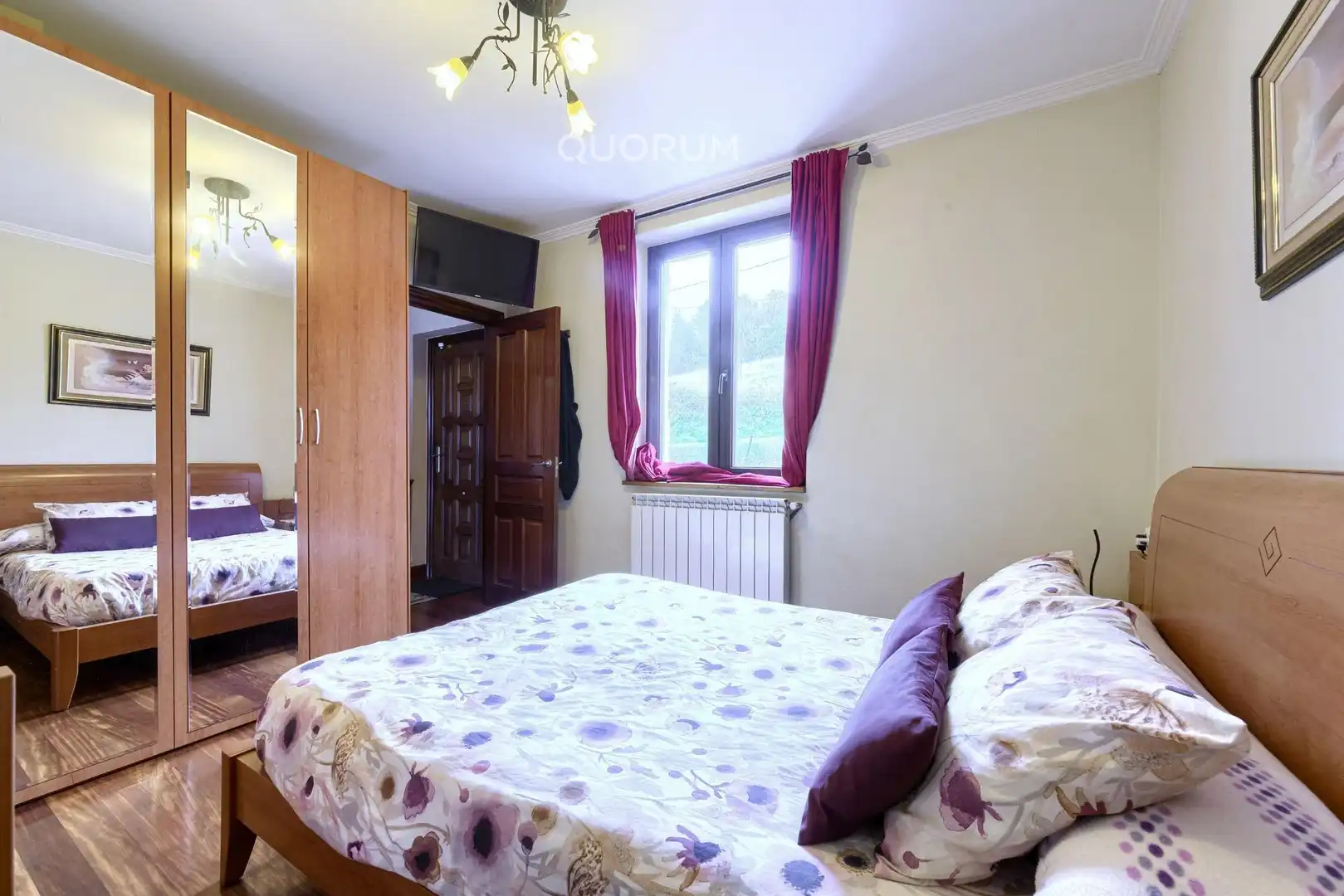Schlafzimmer von Country house zum Verkauf in Bilbao  mit Heizung, Terrasse und Möbliert