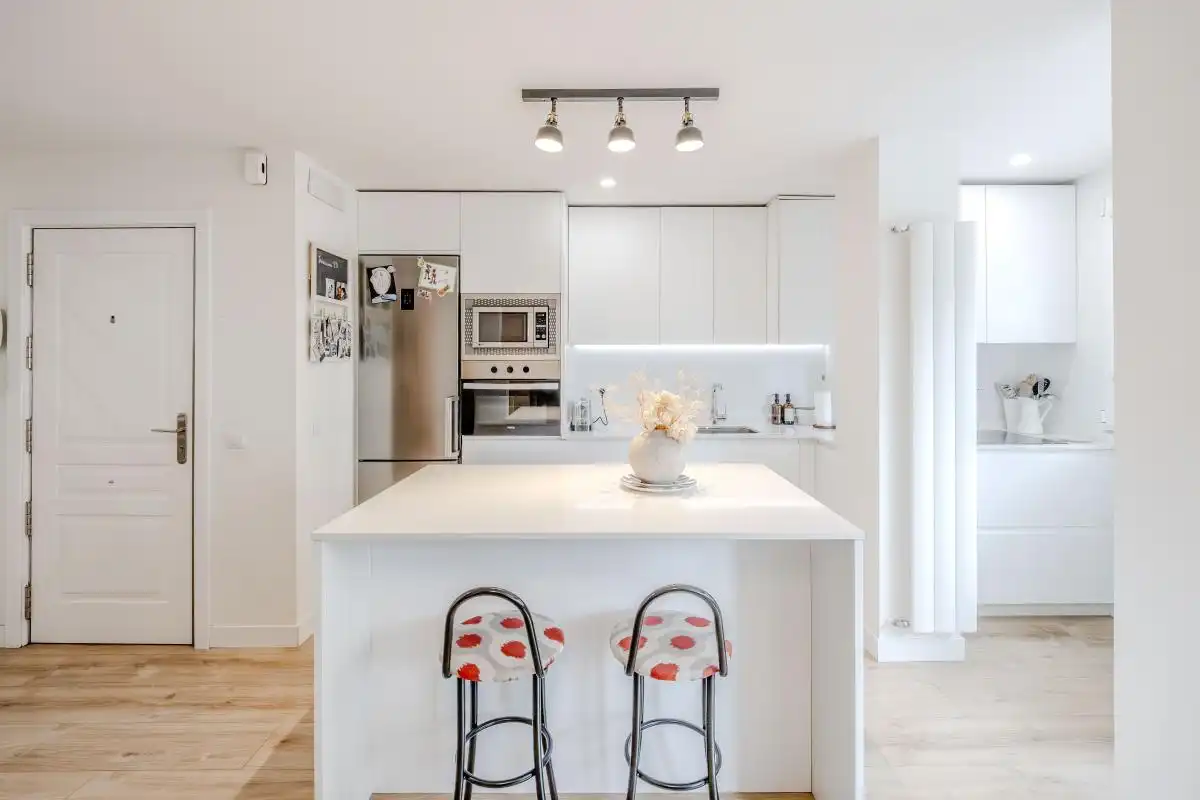 Küche von Wohnung zum Verkauf in Madrid mit Klimaanlage, Heizung und Privatgarten