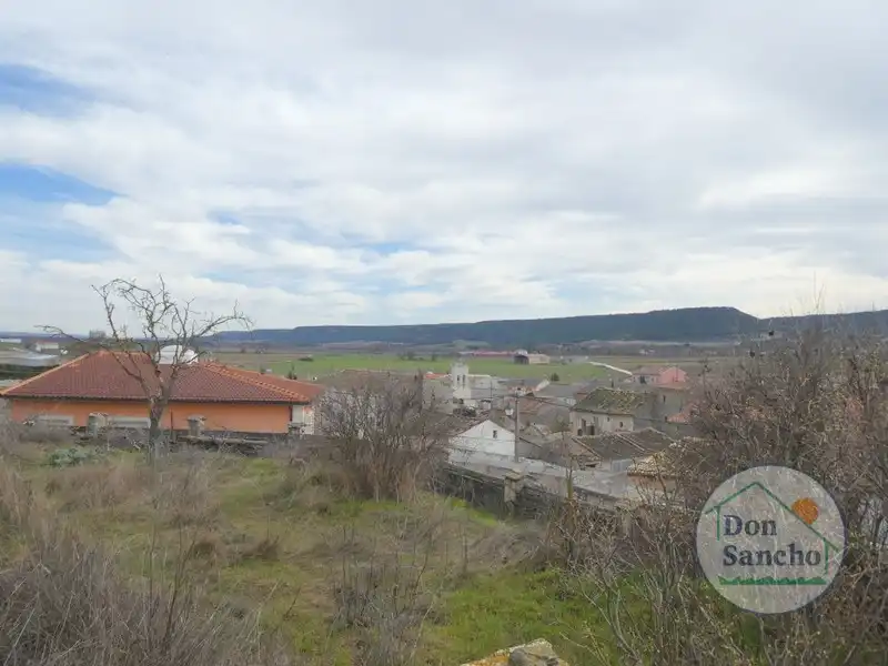 Houses for sale in Olivares de Duero