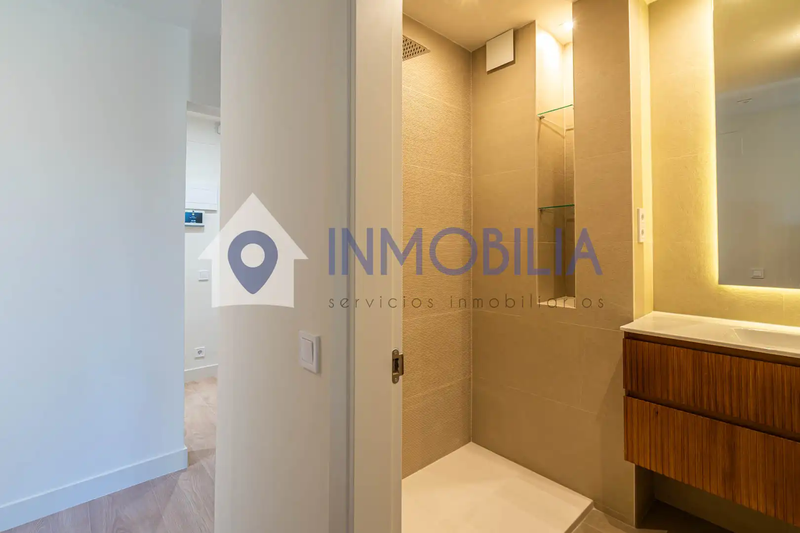 Bathroom of Flat for sale in Madrid  with Air Conditioner, Heating and Terrace