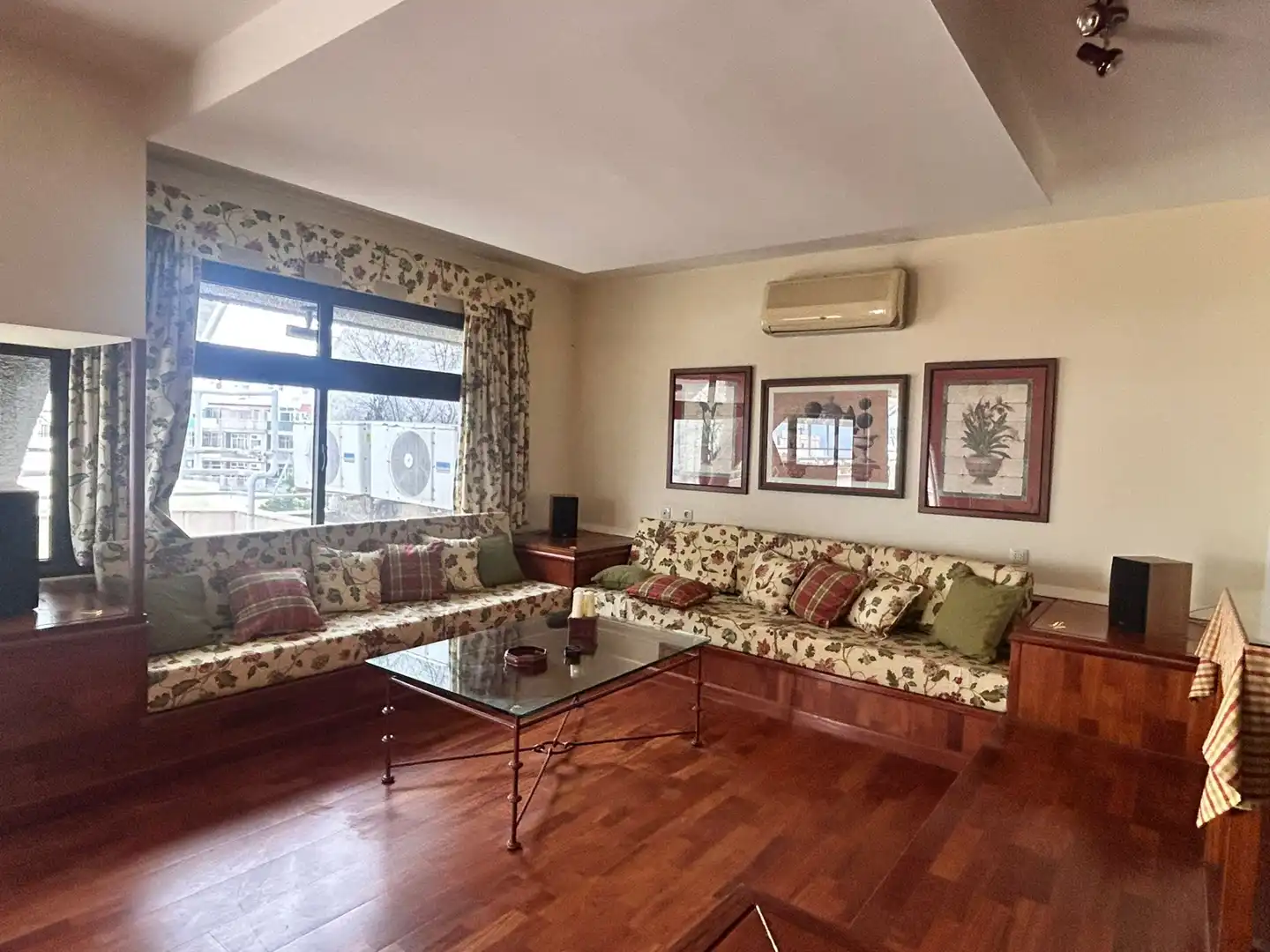Wohnzimmer von Dachboden zum Verkauf in Santa Cruz de Tenerife mit Privatgarten, Parkett und Schwimmbad