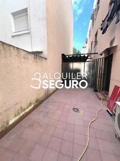 Exterior view of Flat for rent in Pinto  with Air Conditioner, Heating and Terrace