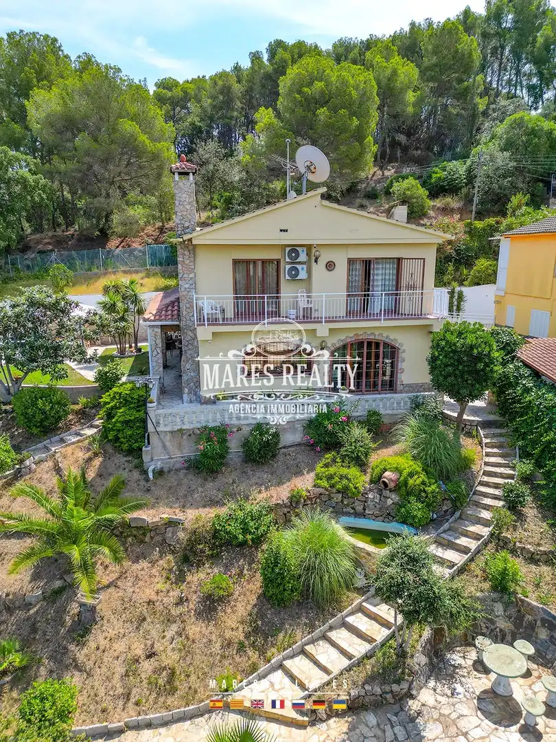 Außenansicht von Haus oder Chalet zum Verkauf in Lloret de Mar mit Klimaanlage, Heizung und Privatgarten
