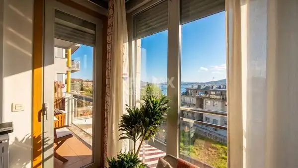 Dormitori de Apartament en venda en Baiona amb Calefacció, Parquet i Terrassa