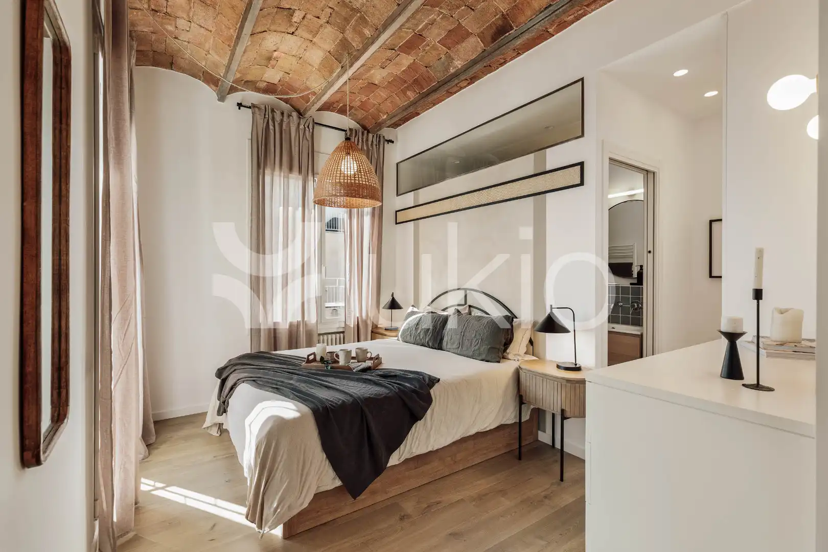 Dormitori de Apartament de lloguer en Barcelona amb Aire condicionat, Calefacció i Terrassa