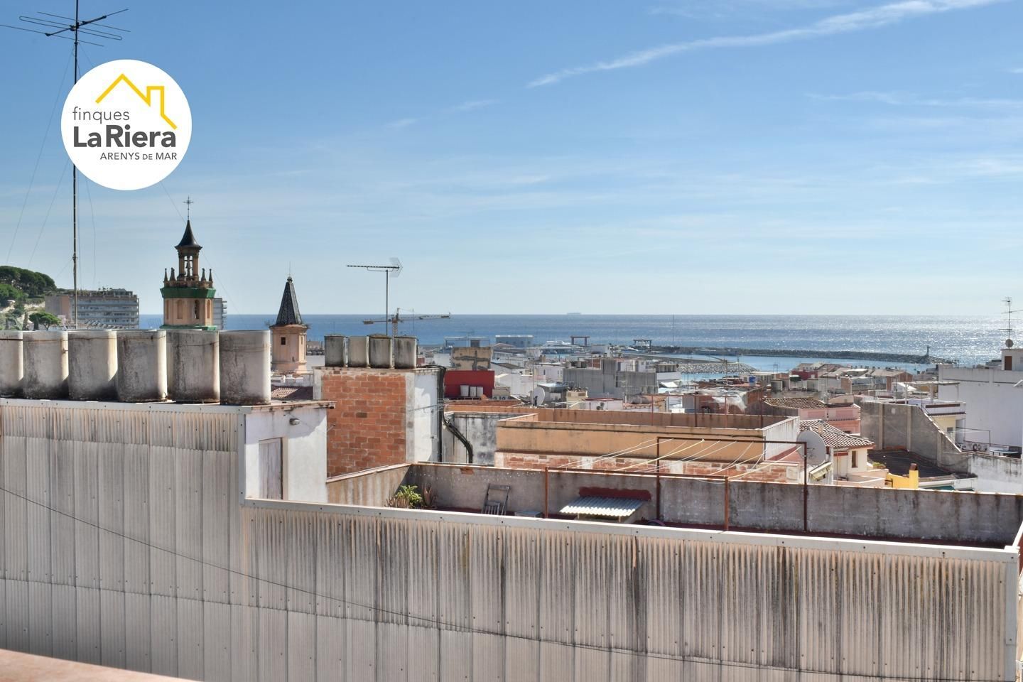 Vista exterior de Pis en venda en Arenys de Mar amb Balcó i Alarma