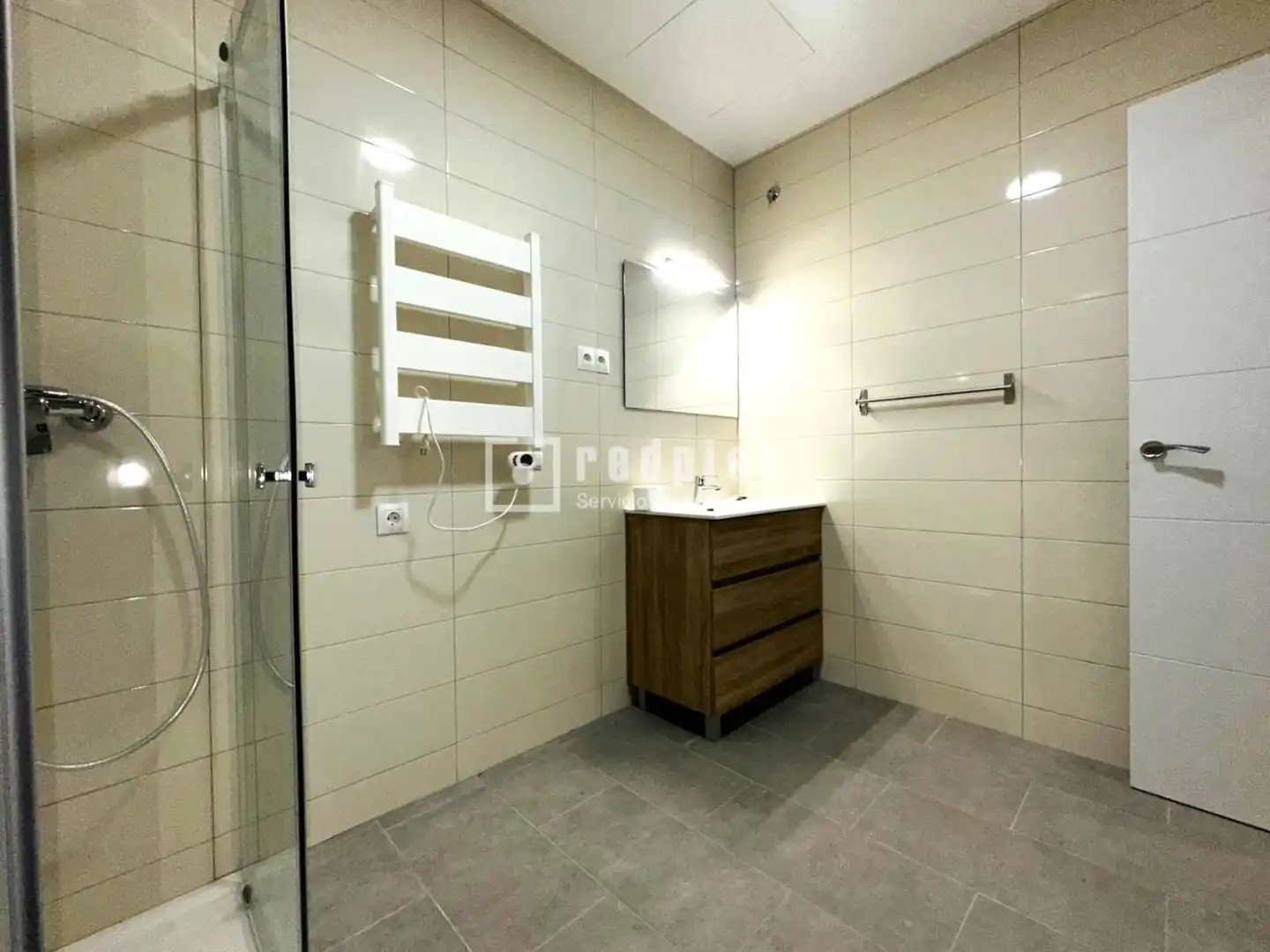 Baño de Local en venta en Madrid con Aire acondicionado y Alarma