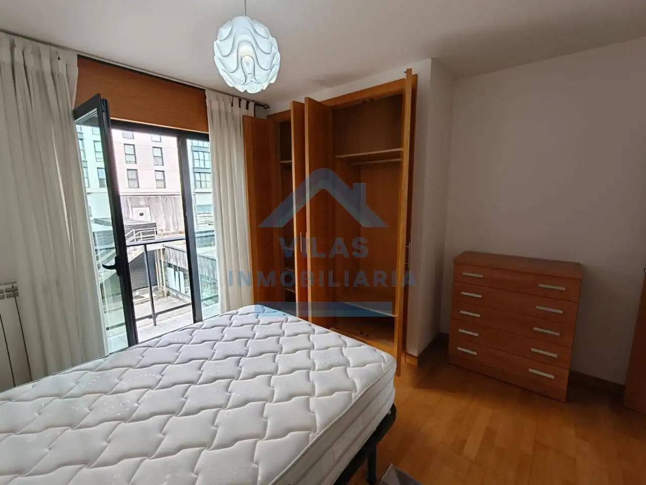 Dormitori de Apartament de lloguer en Ames amb Calefacció, Traster i Moblat
