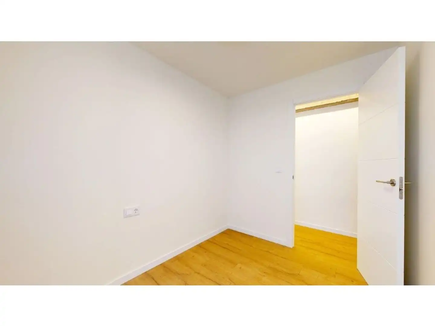 Piso en venta en Valencia con Aire acondicionado, Terraza y Amueblado