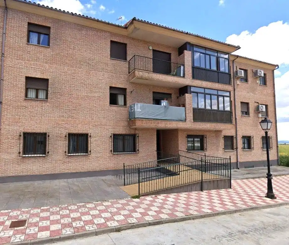 House for sale in Cedillo del Condado, imagen 2