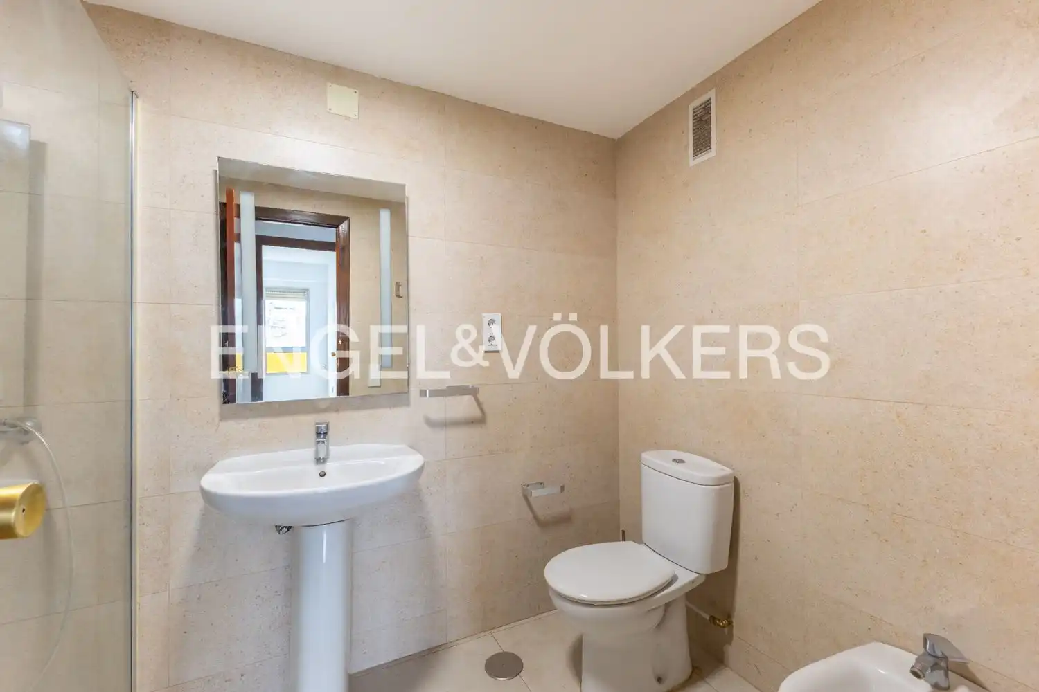 Bathroom of Attic for rent in Valencia  with Air Conditioner, Heating and Terrace
