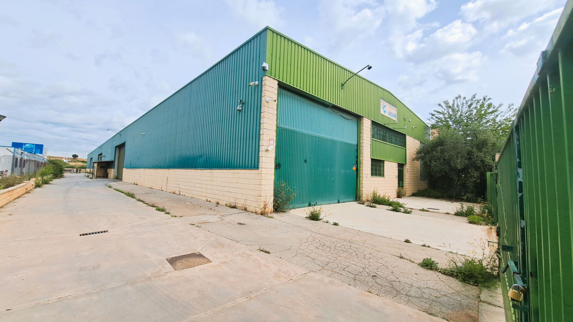 Vista exterior de Nau industrial de lloguer en Meco