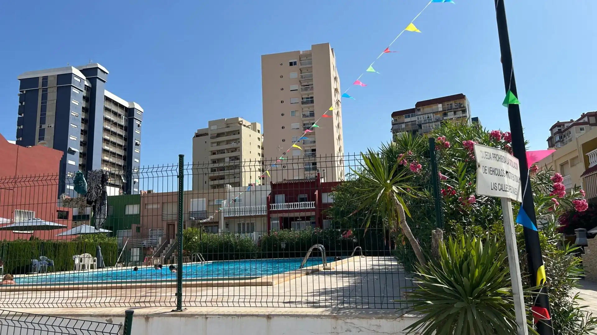 Piscina de Casa adosada en venda en La Pobla de Farnals amb Aire condicionat, Terrassa i Balcó