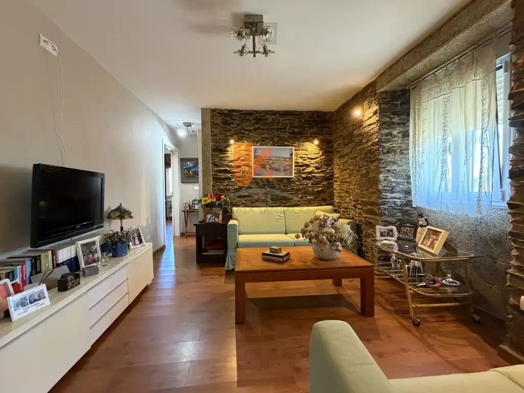 Sala de estar de Casa o chalet en venta en Touro con Jardín privado, Trastero y Horno
