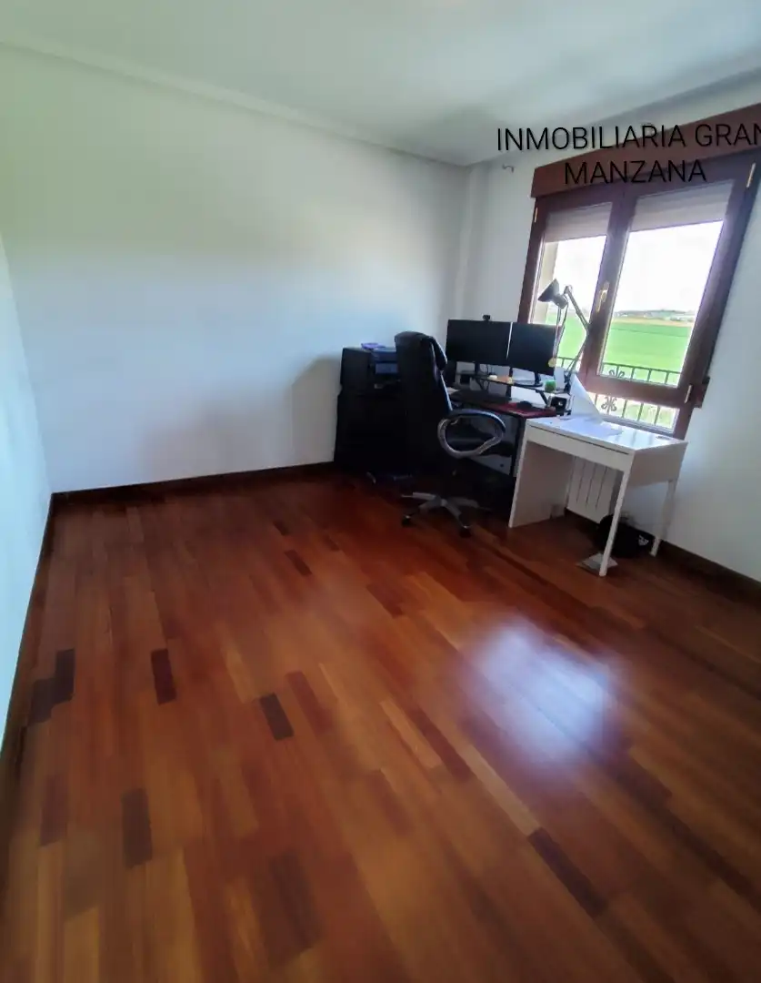 Casa adosada en venta en Las Quintanillas con Calefacción, Jardín privado y Parquet