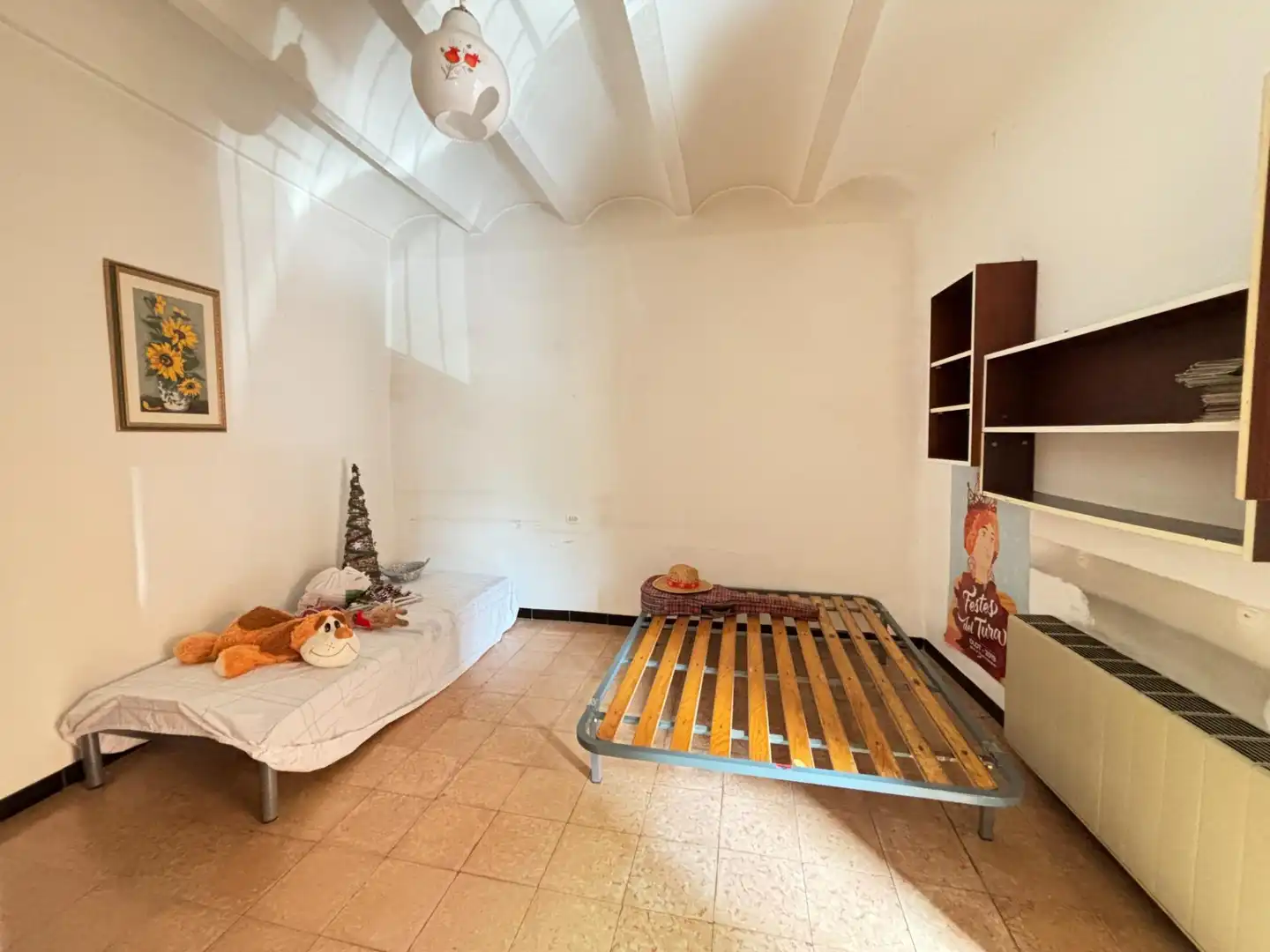 Habitación de Casa adosada en venta en Sant Feliu de Pallerols con Calefacción, Jardín privado y Terraza