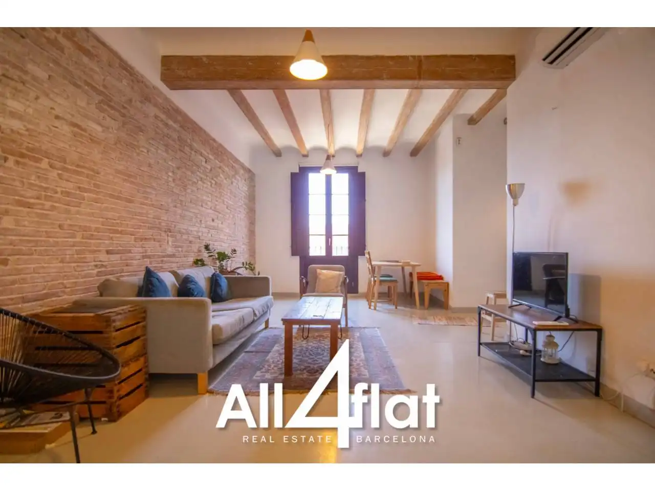 Vista exterior de Piso de alquiler en Barcelona con Calefacción, Amueblado y Balcón