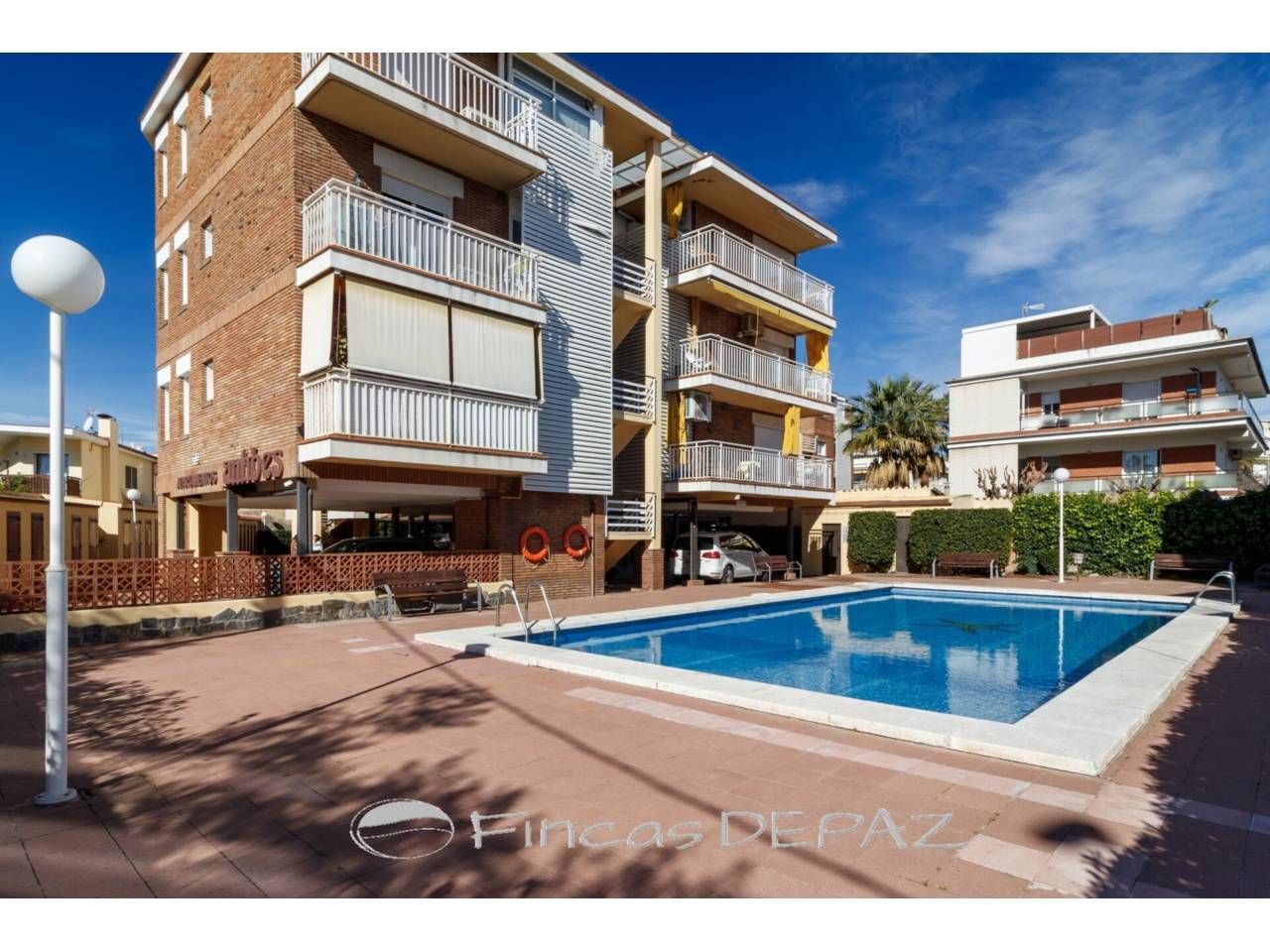 Schwimmbecken von Wohnungen zum Verkauf in Castelldefels mit Klimaanlage, Heizung und Parkett