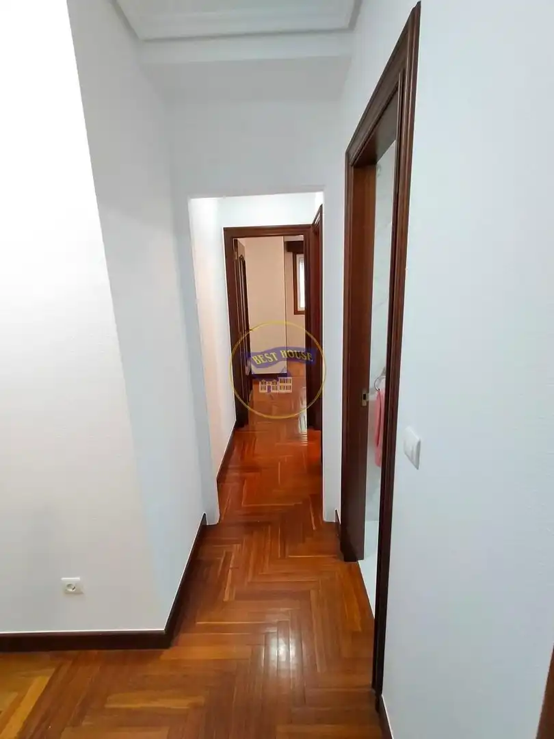 Flat for rent in Vigo   with Heating, Parquet flooring and Furnished