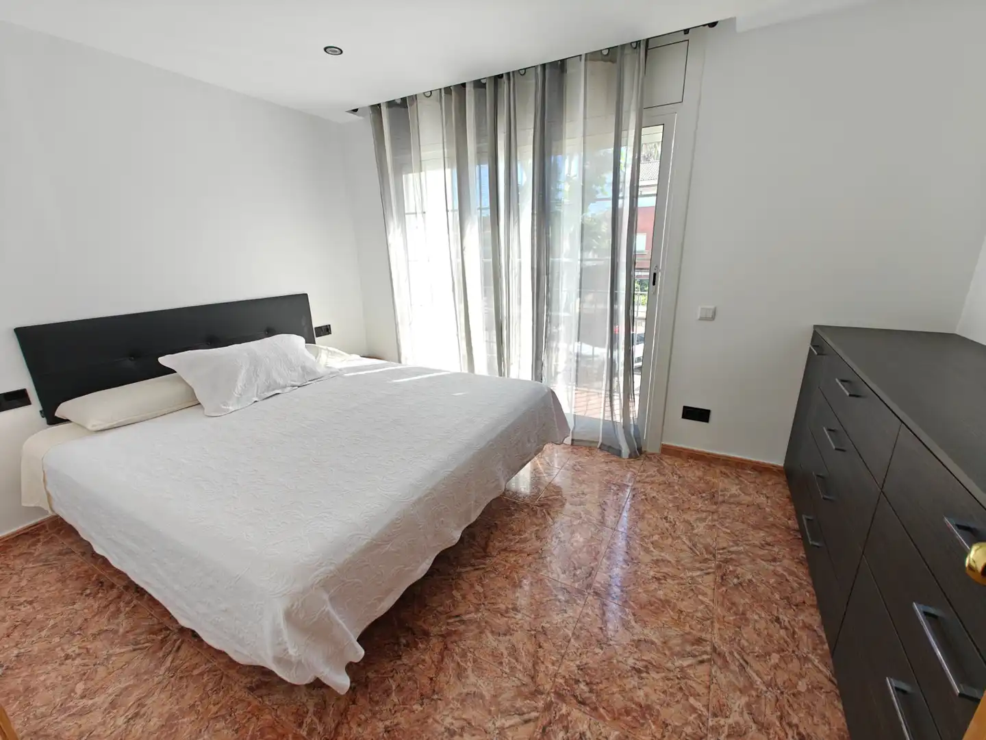 Habitación de Casa adosada en venta en Premià de Mar con Aire acondicionado, Calefacción y Piscina comunitaria