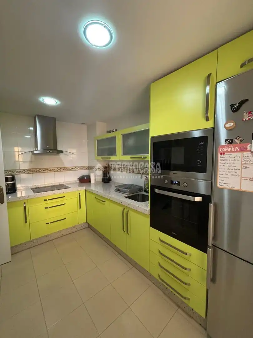 Kitchen of Flat for sale in Alcalá de Guadaira  with Air Conditioner and Balcony