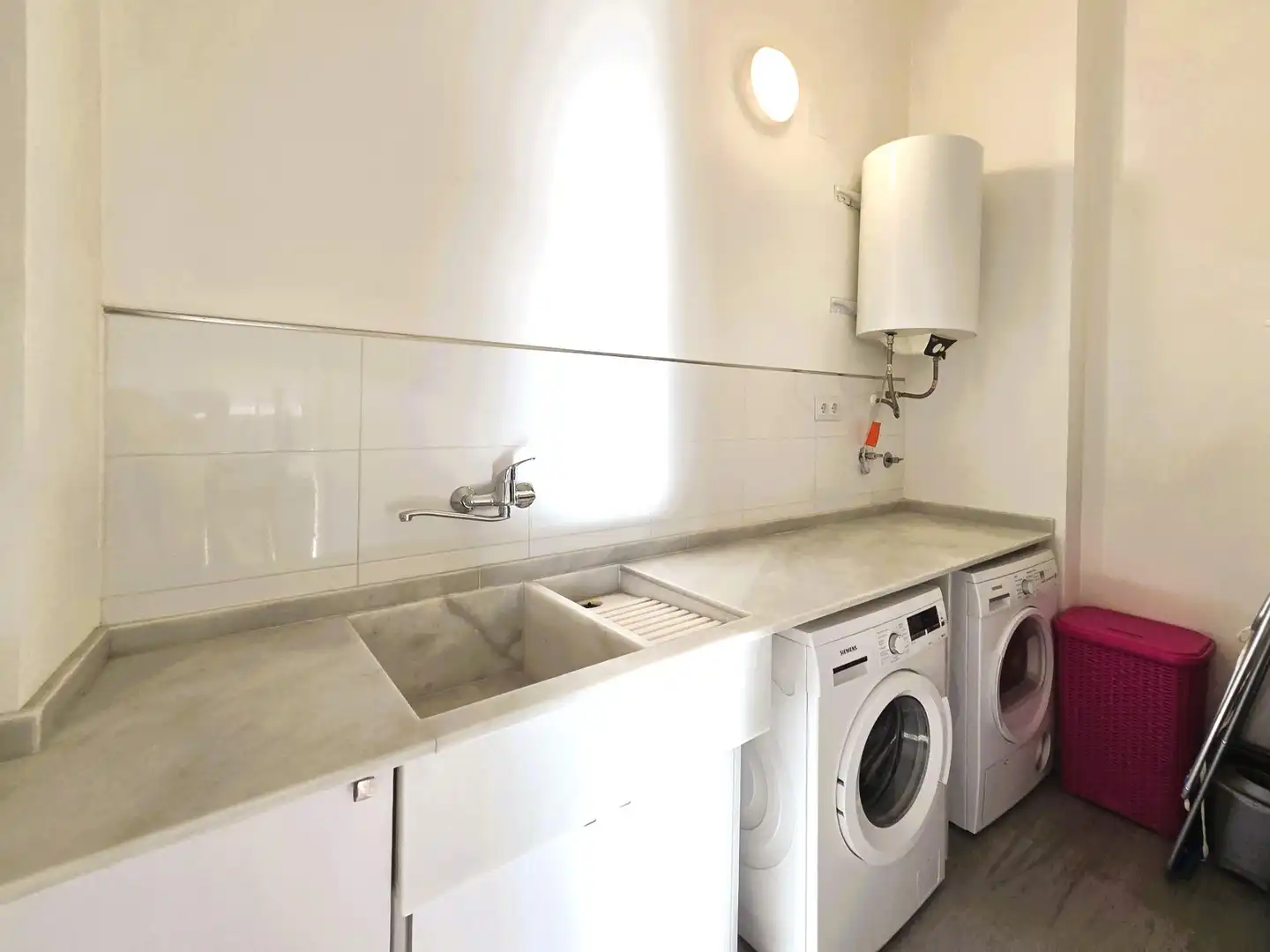 Cuina de Casa o xalet de lloguer en Sueca amb Aire condicionat, Terrassa i Moblat