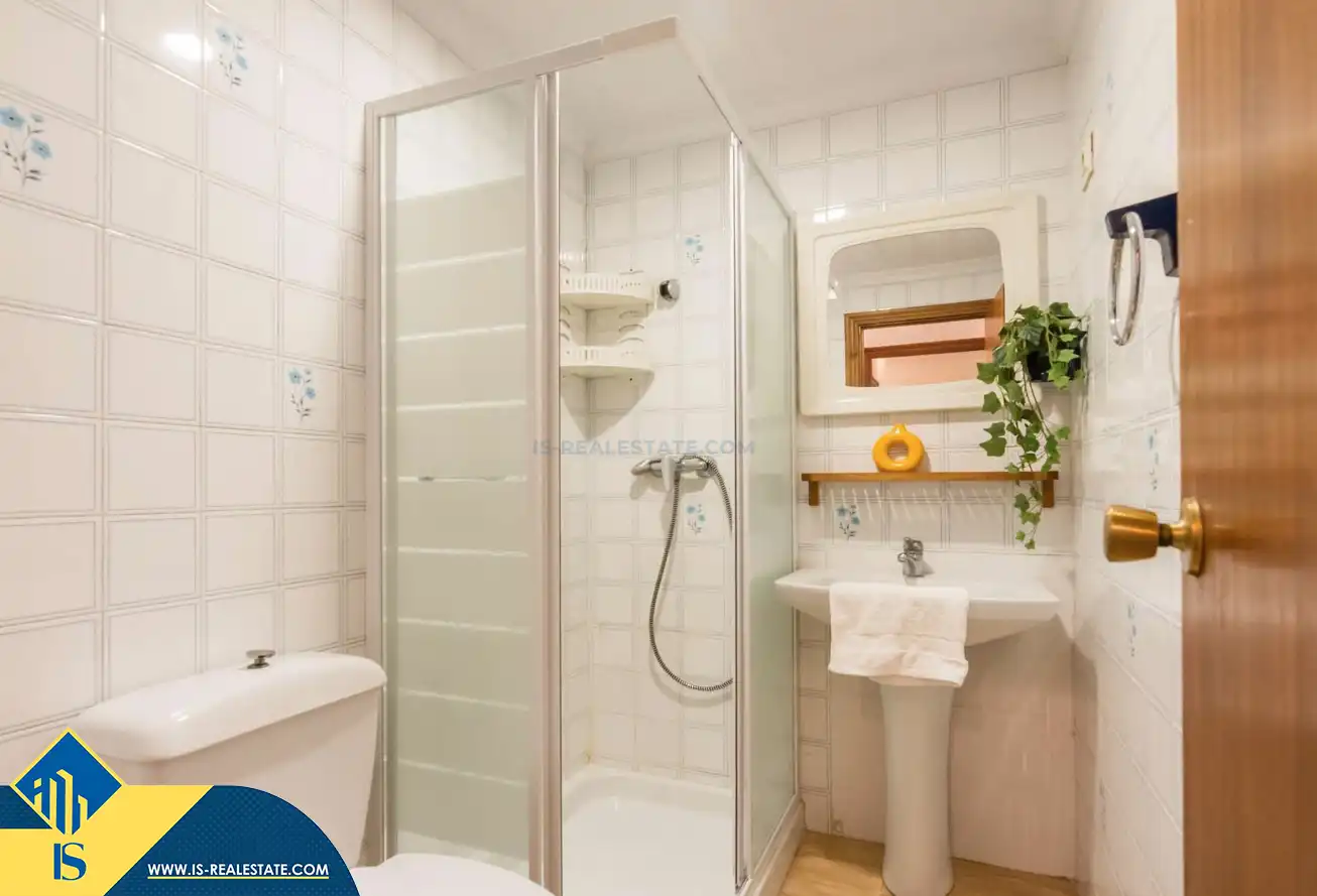Baño de Apartamento en venta en San Pedro del Pinatar con Aire acondicionado, Calefacción y Terraza