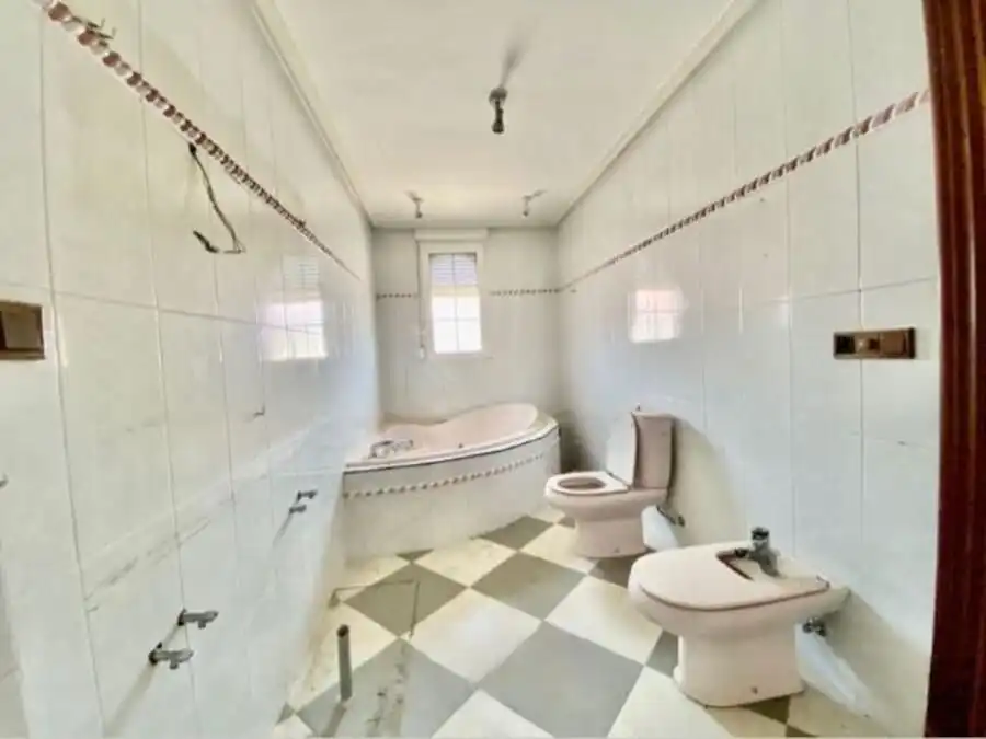 Baño de Piso en venta en Begíjar con Terraza