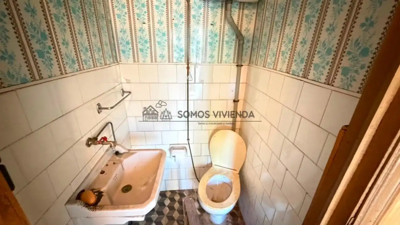 Baño de Casa o chalet en venta en Ourense Capital  con Jardín privado