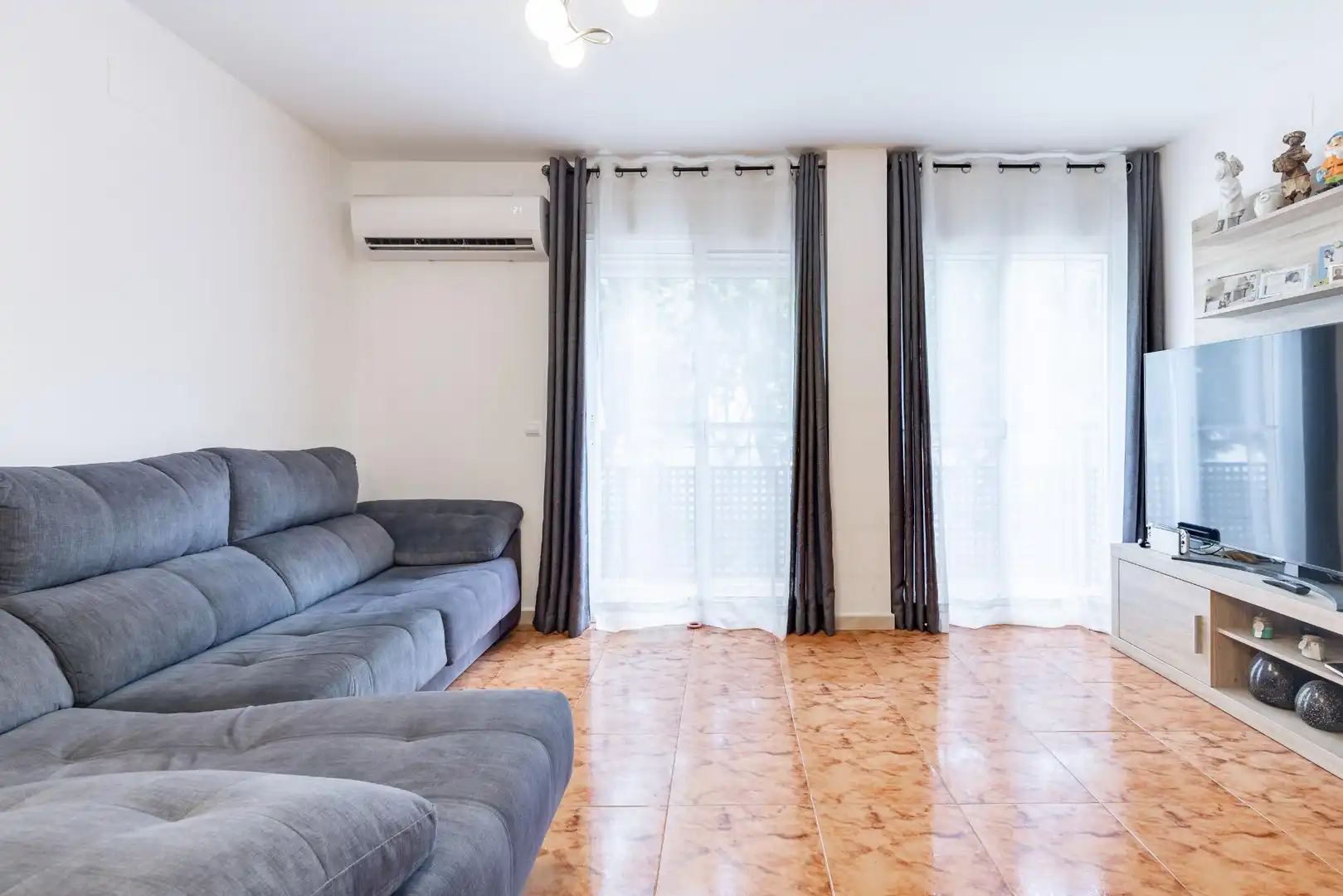 Sala d'estar de Casa adosada en venda en Sagunto / Sagunt