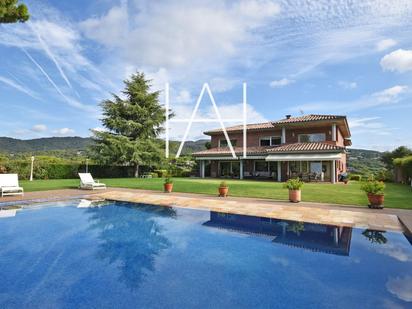 Jardí de Casa o xalet en venda en Sant Andreu de Llavaneres amb Calefacció, Traster i Piscina