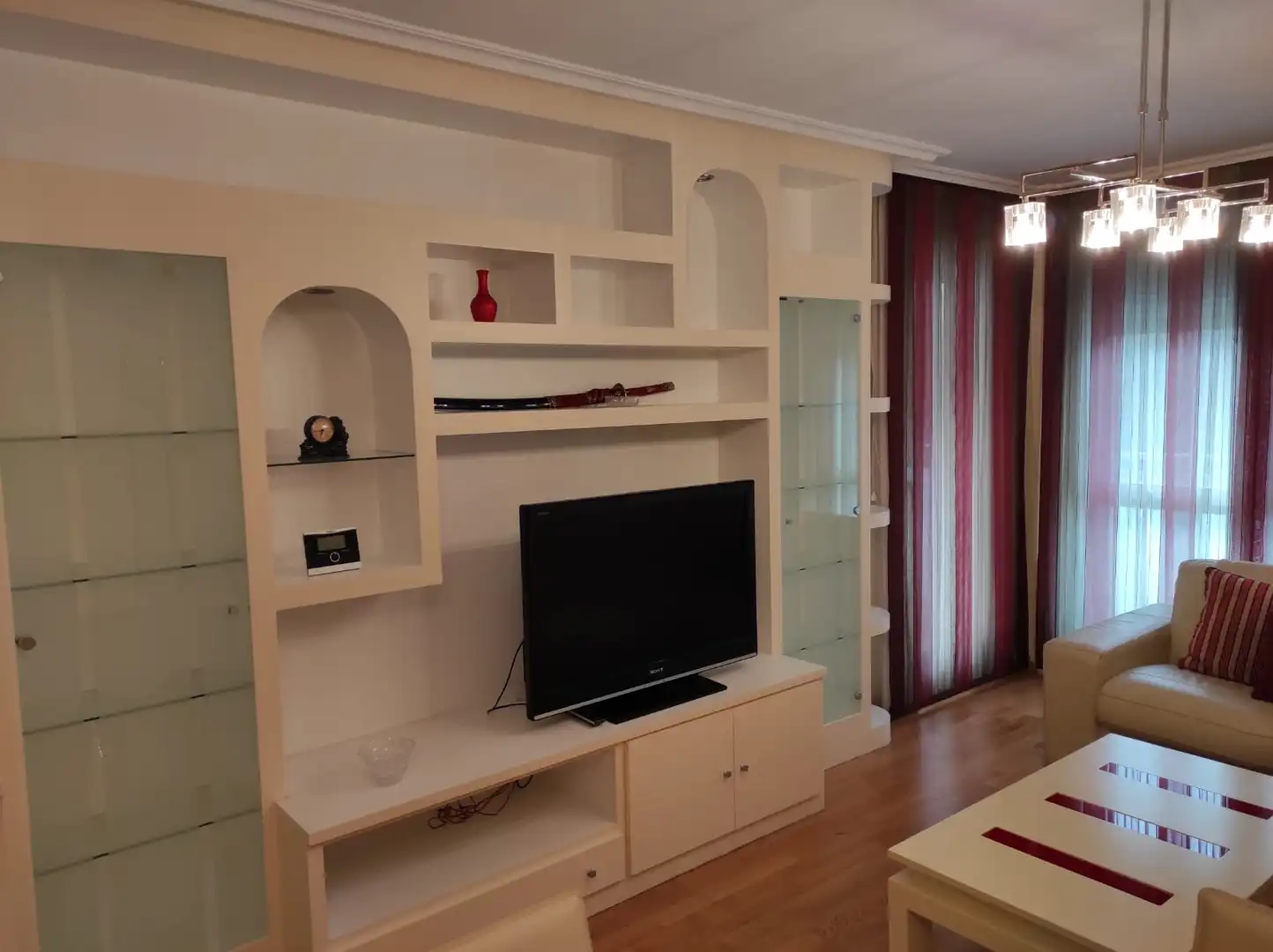 Sala d'estar de Pis de lloguer en Zaragoza amb Aire condicionat, Calefacció i Parquet