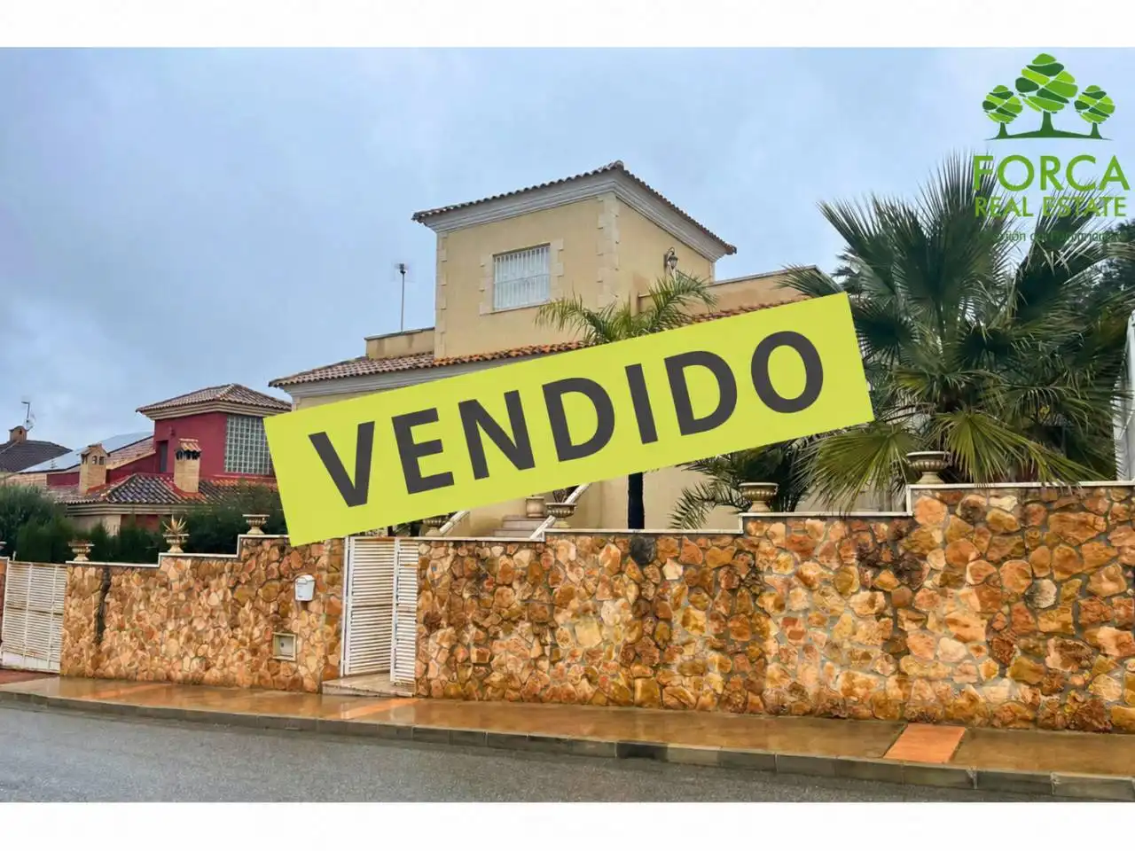 Exterior view of Houses for sale in Murcia  with Heating, Swimming Pool and Alarm
