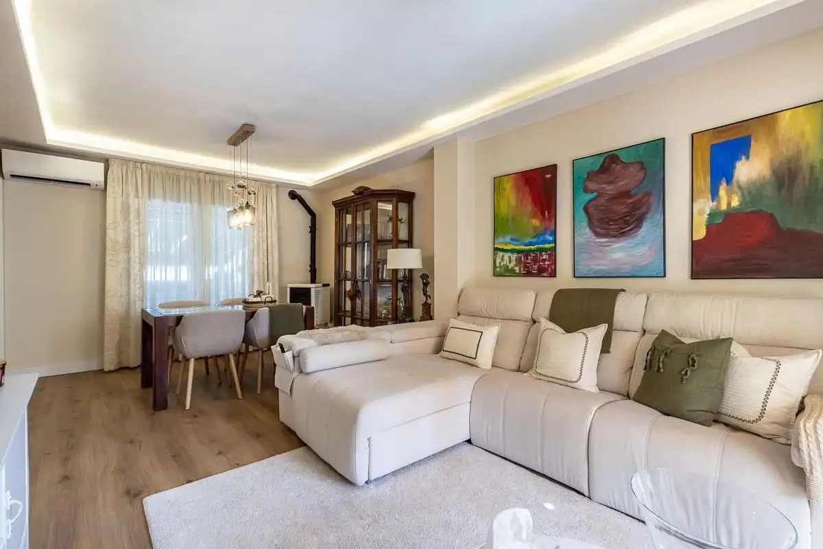 House with pool for sale in Caserío de los Llanos 6