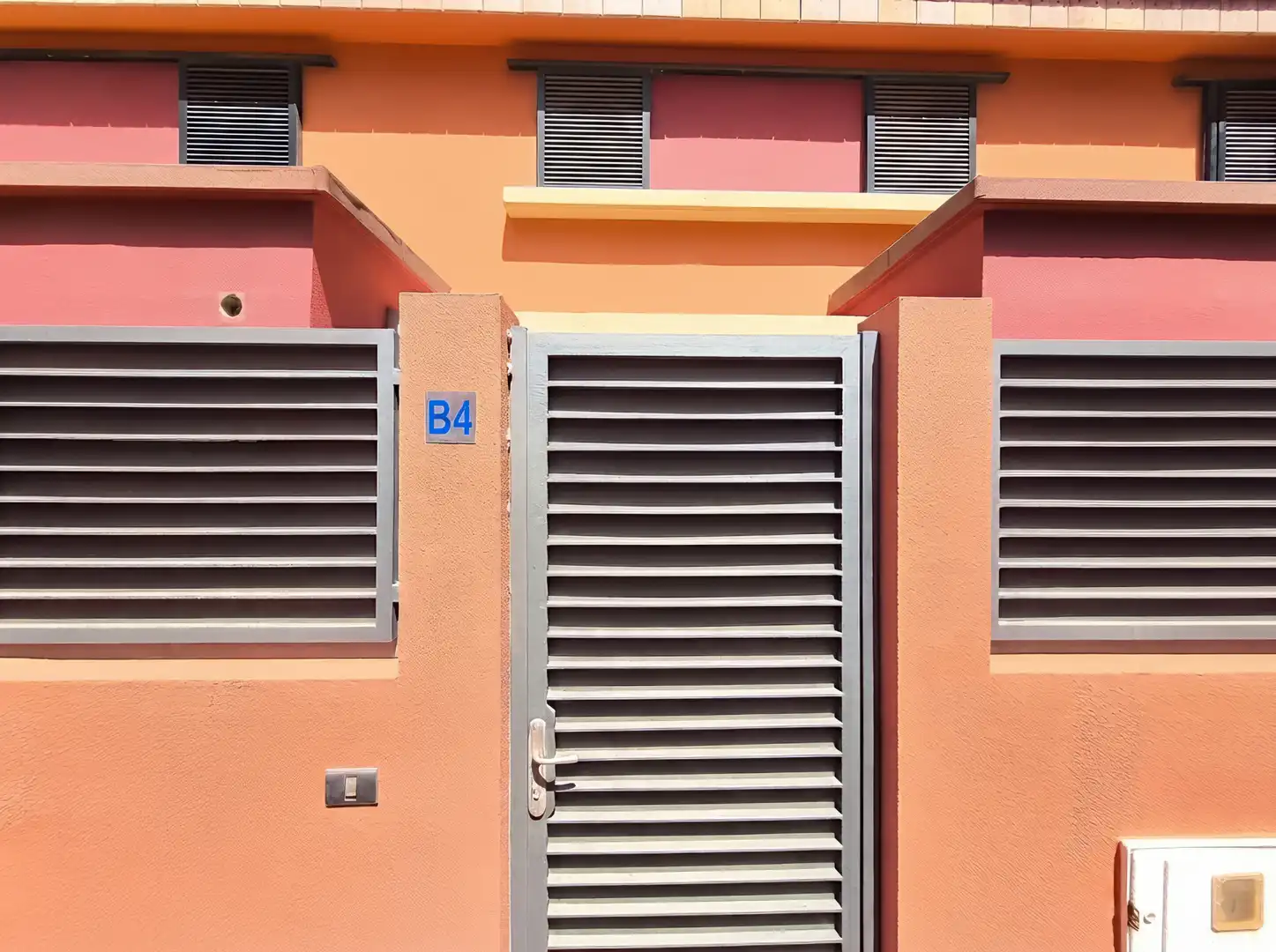 Vista exterior de Casa adosada en venda en Las Palmas de Gran Canaria amb Jardí privat, Terrassa i Traster