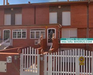 Exterior view of House or chalet for sale in Mejorada del Campo  with Private garden
