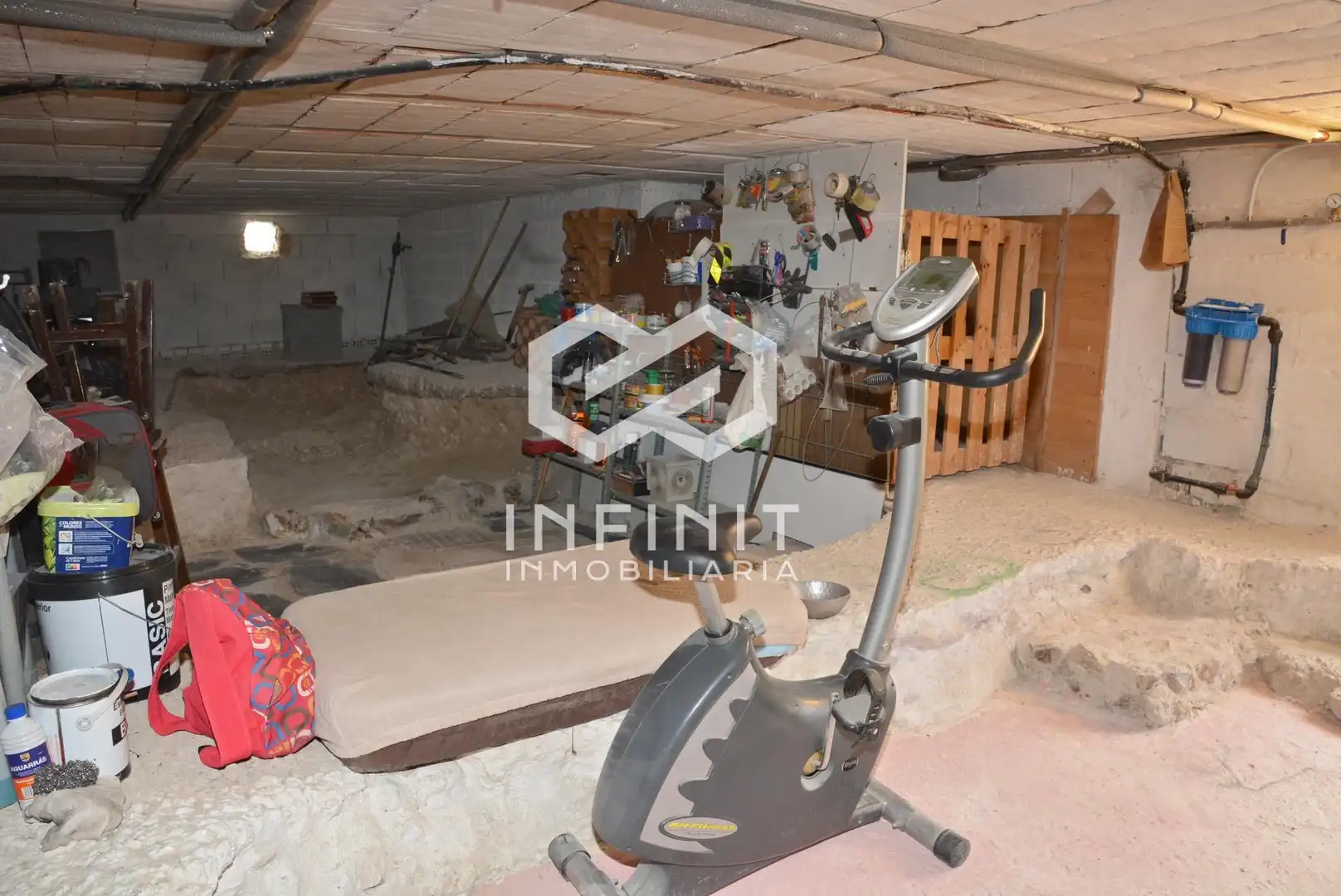 Houses for sale in Yebes  with Air Conditioner, Heating and Private garden
