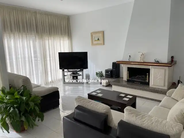 Casa con terraza en venta en Carrer Sant Pere Màrtir