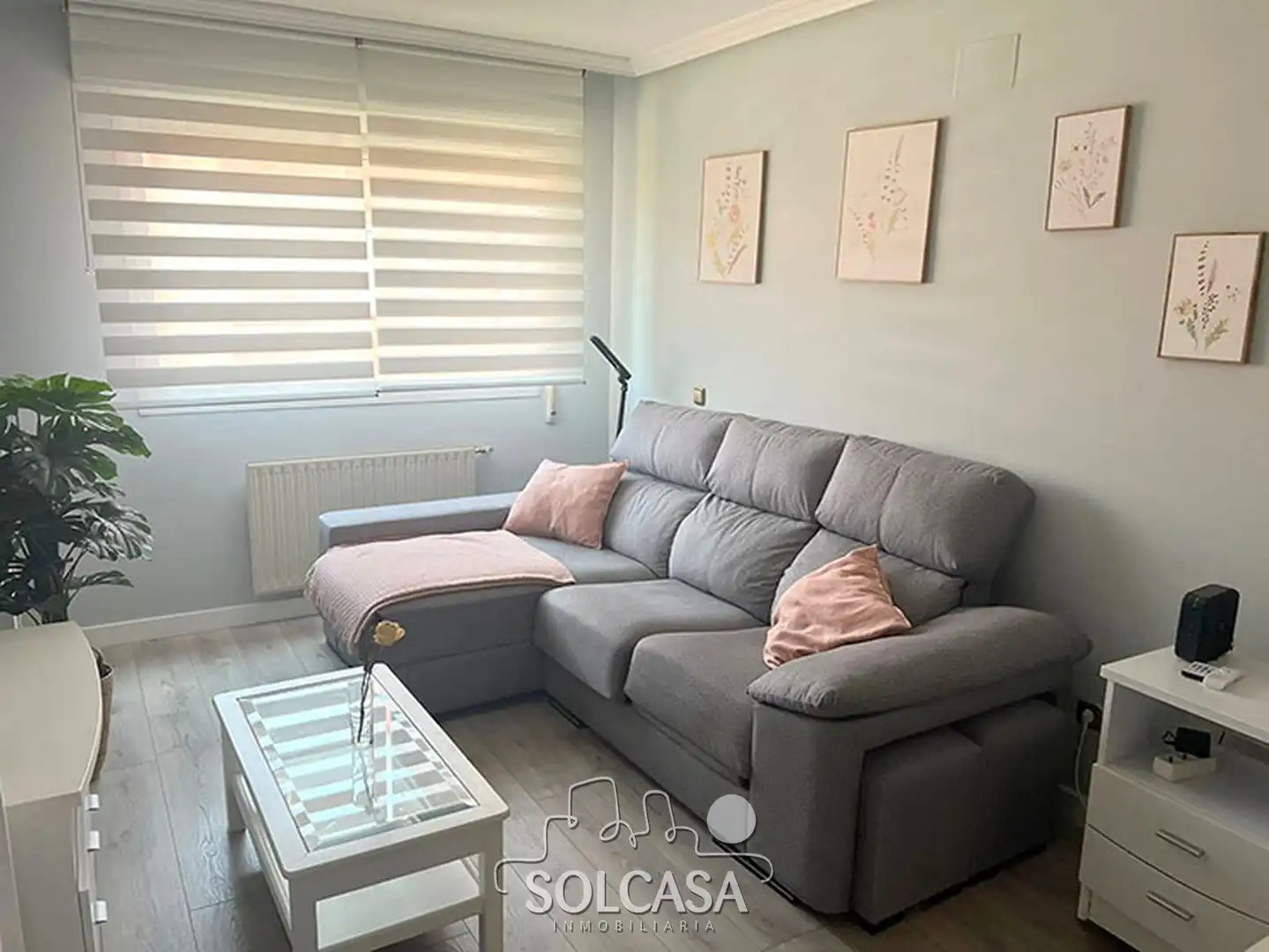 Sala d'estar de Pis en venda en Valladolid amb Calefacció, Parquet i Traster