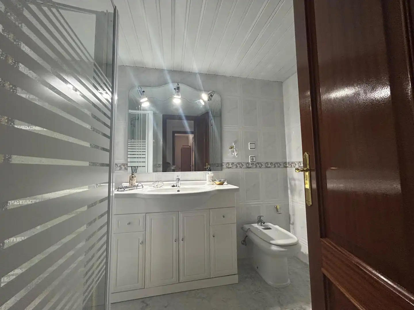 Baño de Piso en venta en Córdoba con Aire acondicionado, Calefacción y Jardín privado