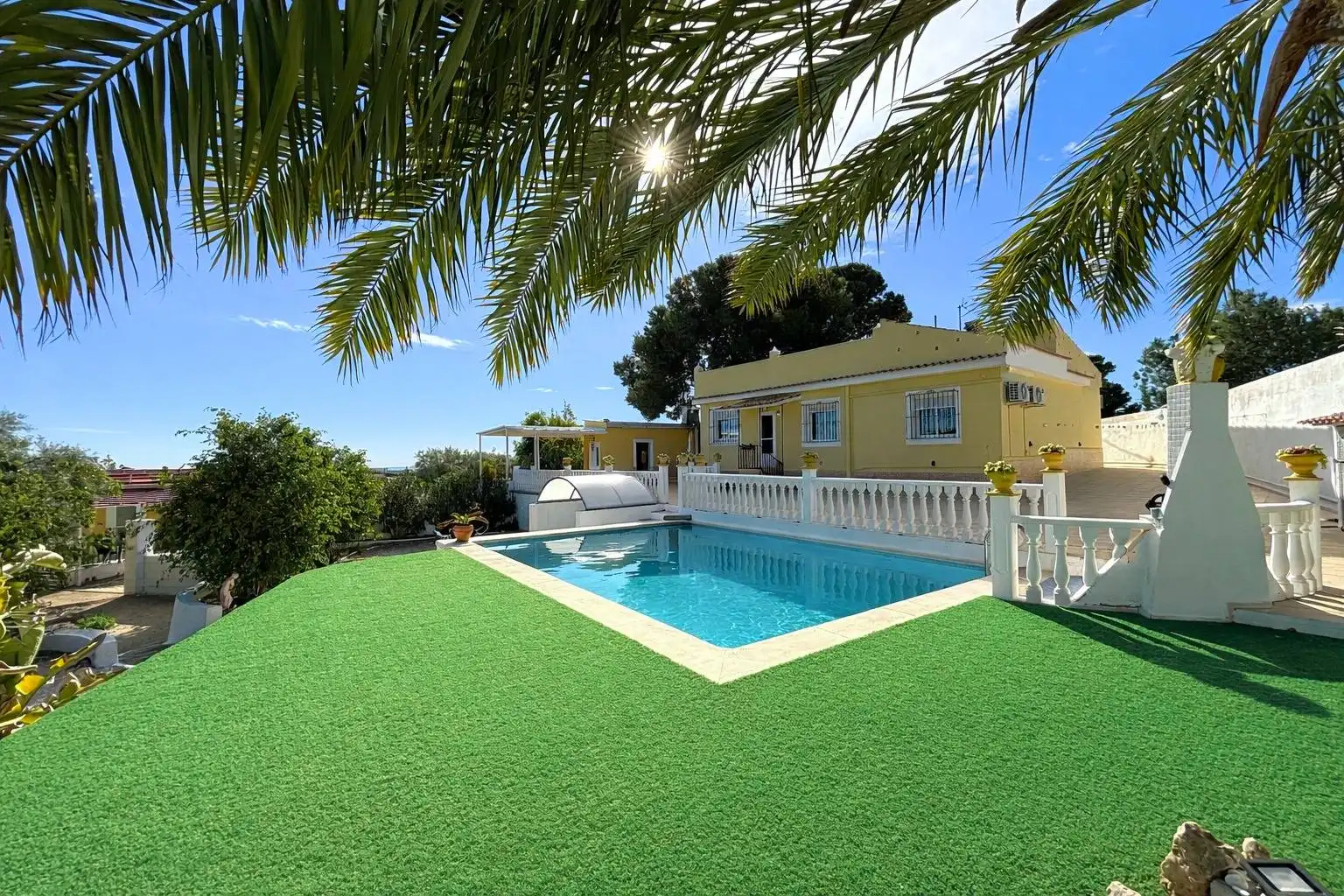 Piscina de Casa o chalet en venta en Alicante / Alacant con Aire acondicionado, Jardín privado y Trastero