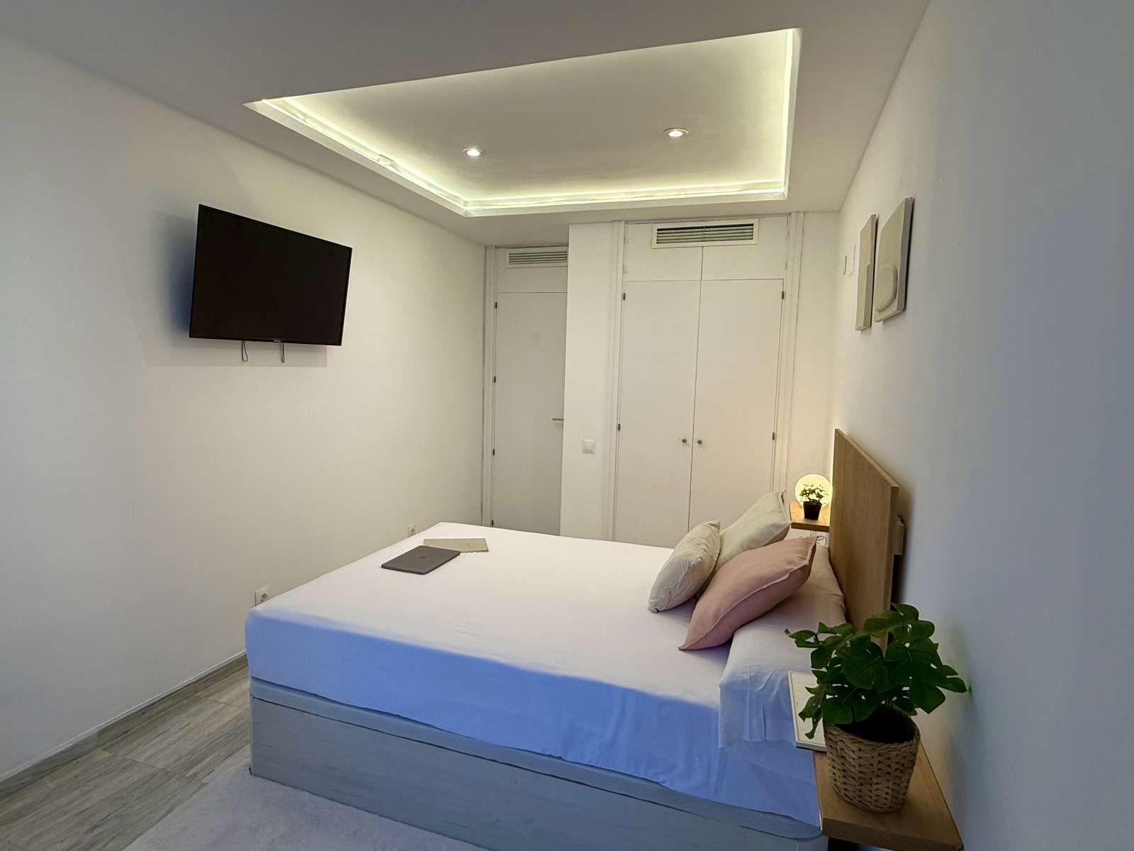 Bedroom of Flat to share in  Madrid Capital  with Air Conditioner and Terrace