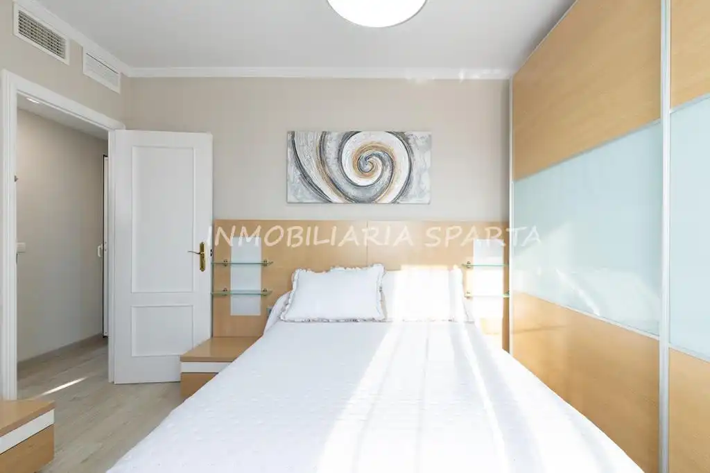 Schlafzimmer von Einfamilien-Reihenhaus zum Verkauf in Umbrete mit Klimaanlage