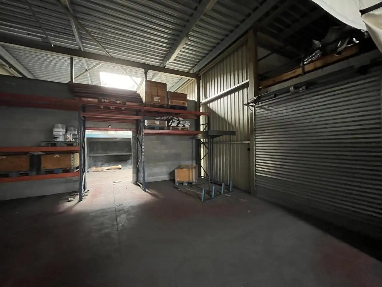 Nave industrial en venta en Manlleu con Alarma
