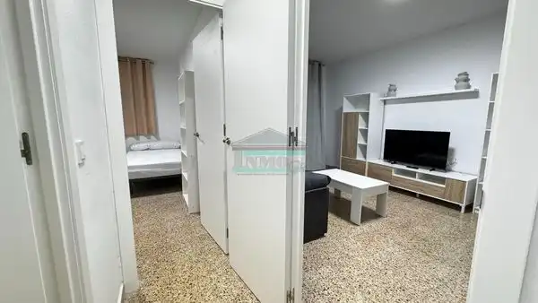 Bedroom of Flat for rent in Granada  with Furnished, TV and Balcony