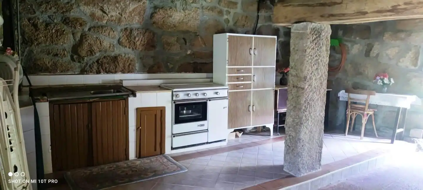 Cocina de Finca rústica en venta en Esgos