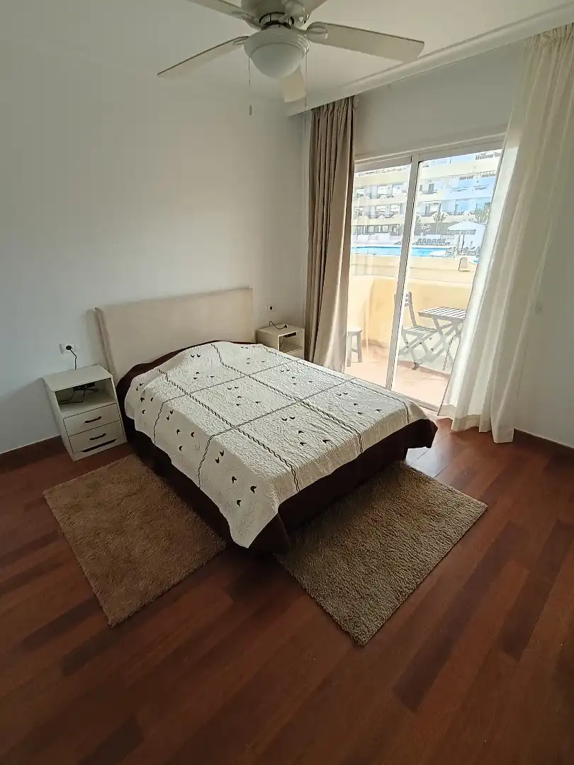 Dormitori de Dúplex de lloguer en Adeje amb Moblat, Forn i Rentadora